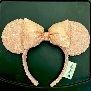 Pink sequin Minnie Mouse ears headband
